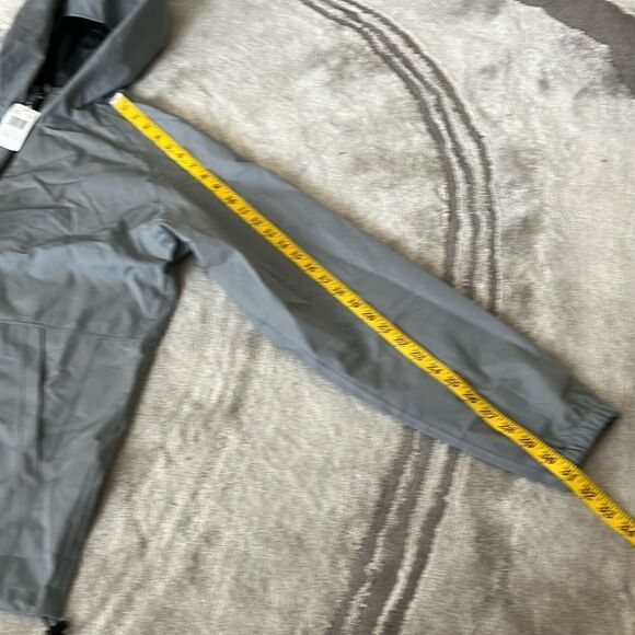 NWT 32 Degrees Cool Unisex Waterproof Rain Jacket - Picture 8 of 9